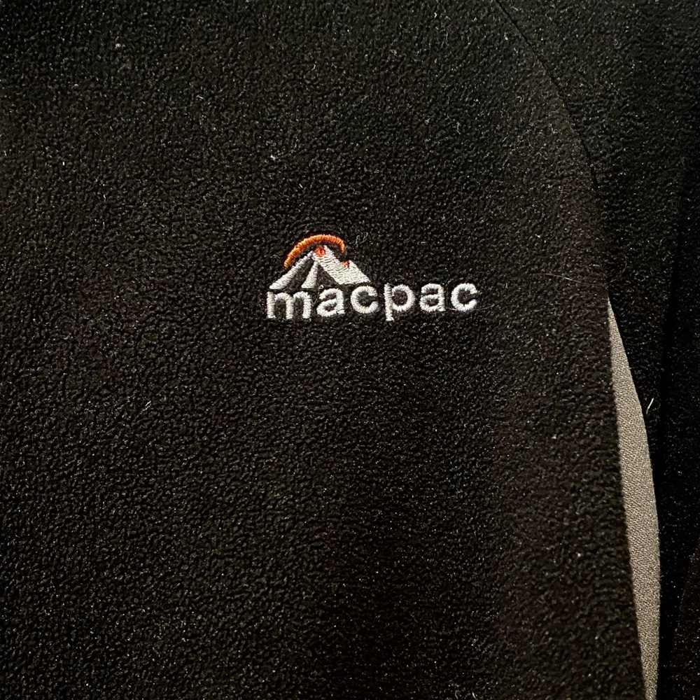 Macpac New Zealand Lightweight Performance Fleece - Picture 4 of 6